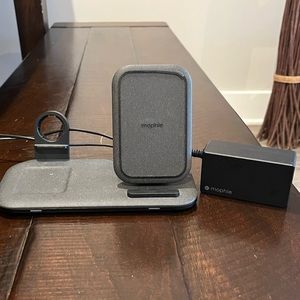 Mophie 3 in 1 charging station